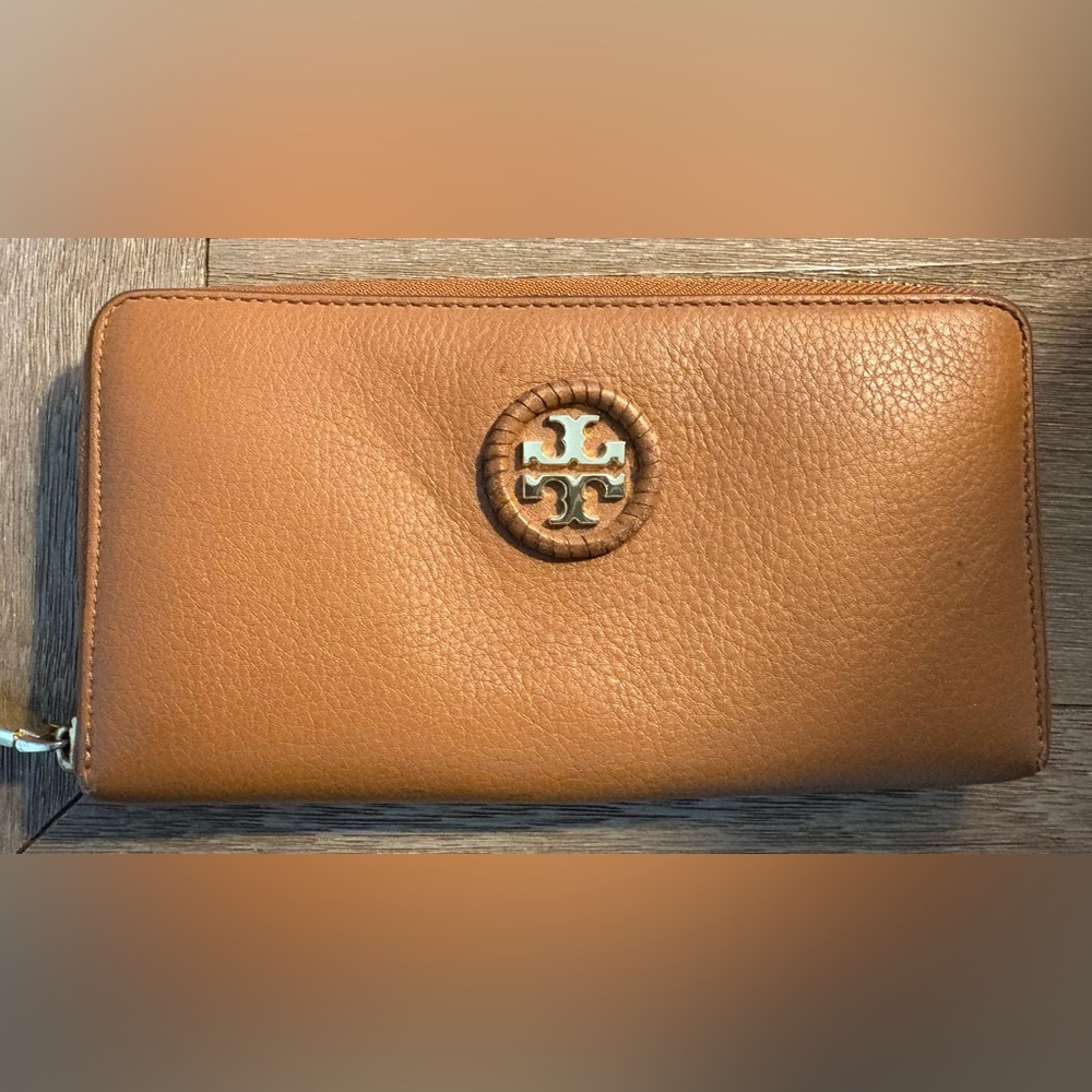 Tory Burch Caramel Leather Wallet with Gold Logo